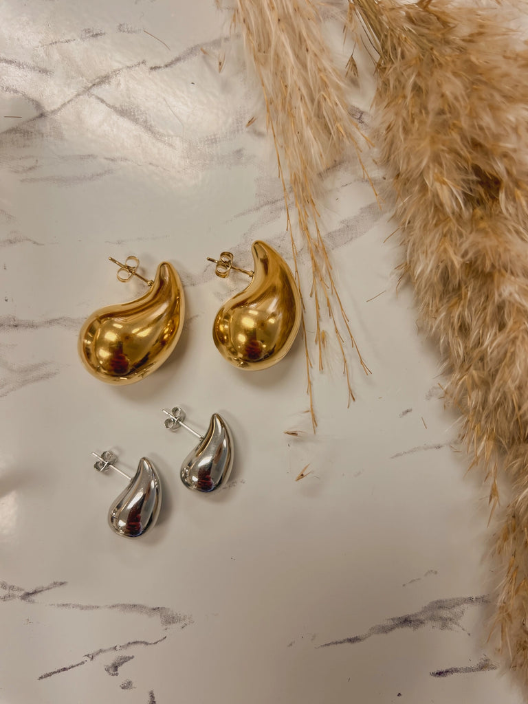 Teardrop Earrings in Gold-3 Souls-The Bugs Ear