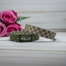 Versible Tap to Pray - Medium-Versible-The Bugs Ear