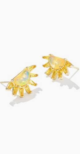 Kendra Scott Samantha Sun Gold Stud Earrings in Yellow Opalescent Resin-Kendra Scott-The Bugs Ear