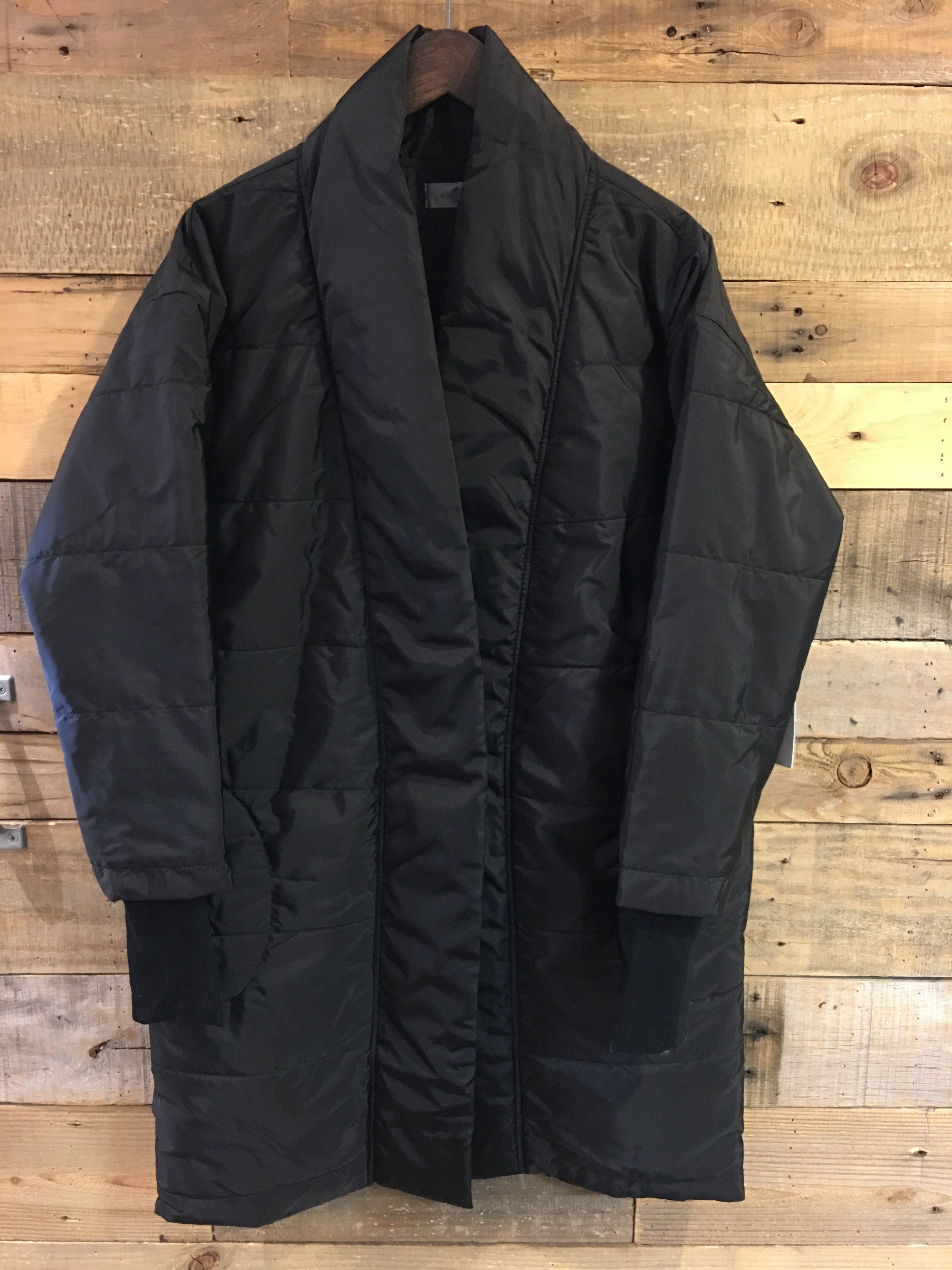 The Garima Open Front Puffer Jacket in True Black – The Bugs Ear